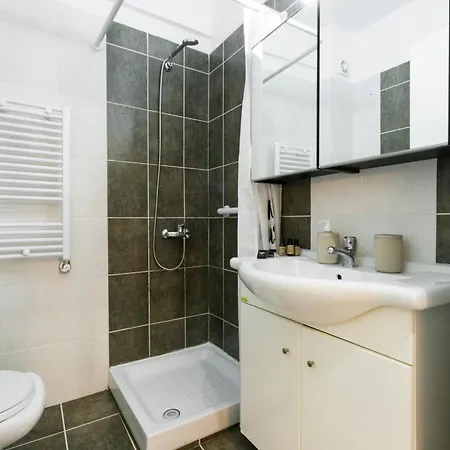 Delmare Stellar Apt Apartman *